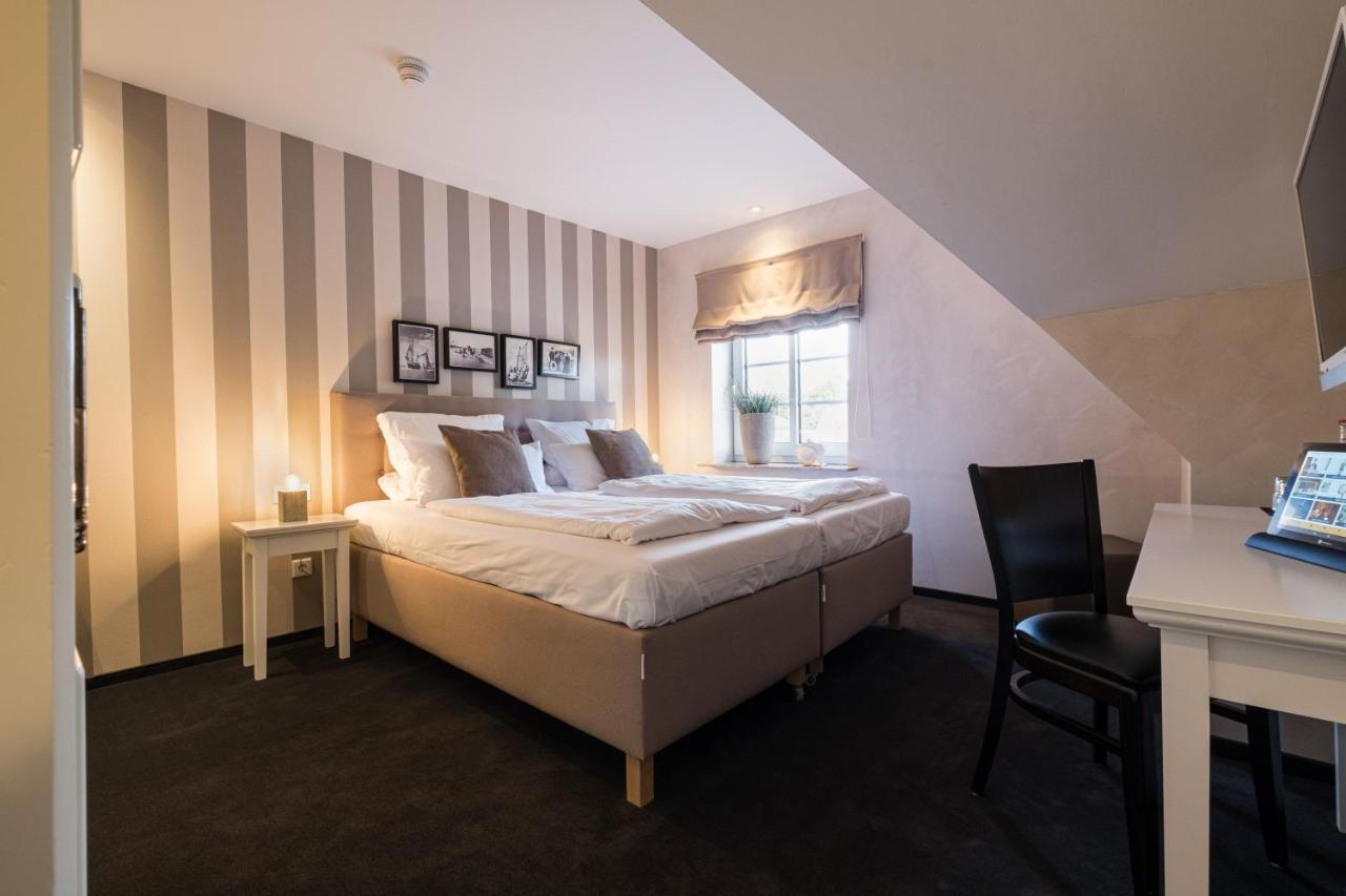 Eichhorns Hotel Niebüll Buitenkant foto